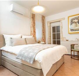 4 bedroom villa with pool in Lapad, Dubrovnik, sleeps 8